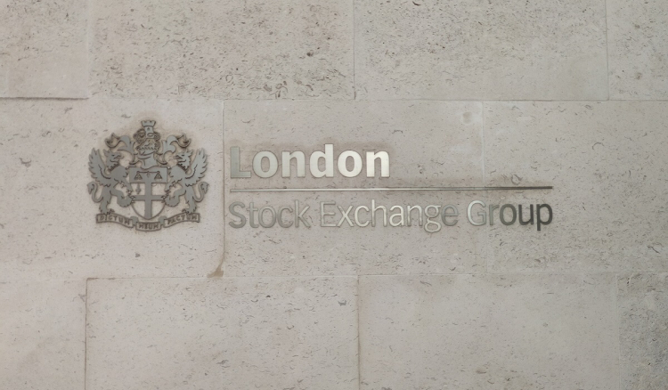 Вывеска возле входа в Лондонскую фондовую биржу